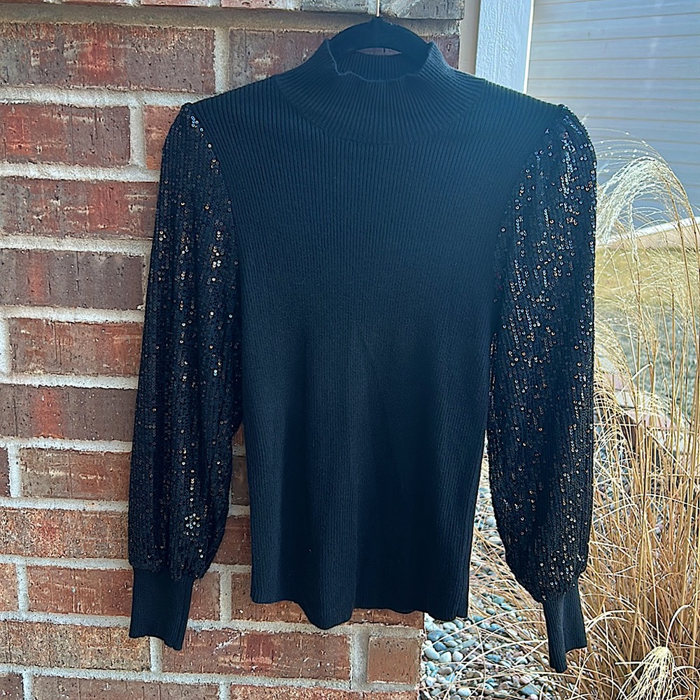 Entro Ladies S NWT 1/2 Turtleneck Top w/Sparkly Sequin Sleeves